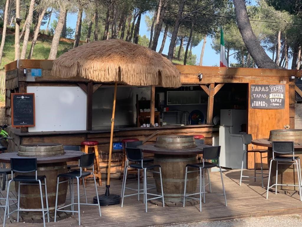 Camping Le Bois De Pins Salses-le-Château Eksteriør billede