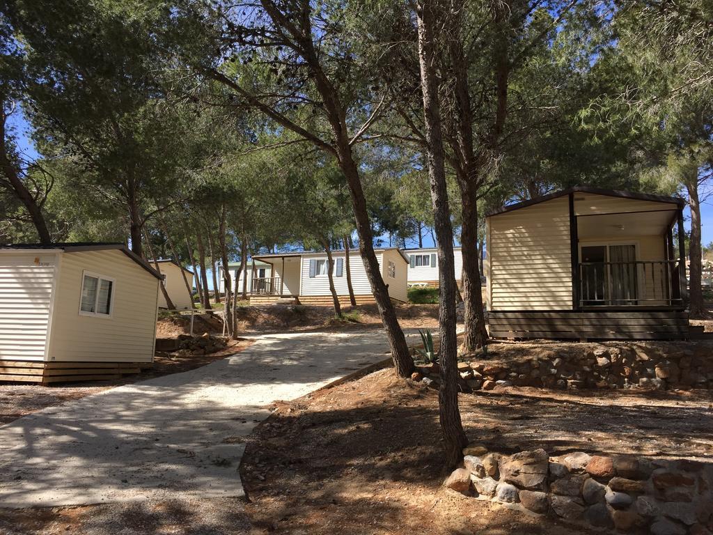 Camping Le Bois De Pins Salses-le-Château Værelse billede